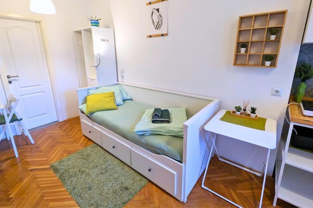 Cozy Ensuite Room In Zagreb Center Екстер'єр фото